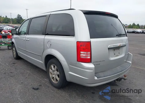 2010 Chrysler Town & Country Touring from USA, damaged, VIN 2A4RR5D19AR491330